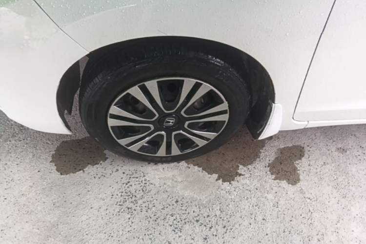 Used Honda Fit 2016 1.5L LX CVT Comfort Model Left Front Wheel Hub