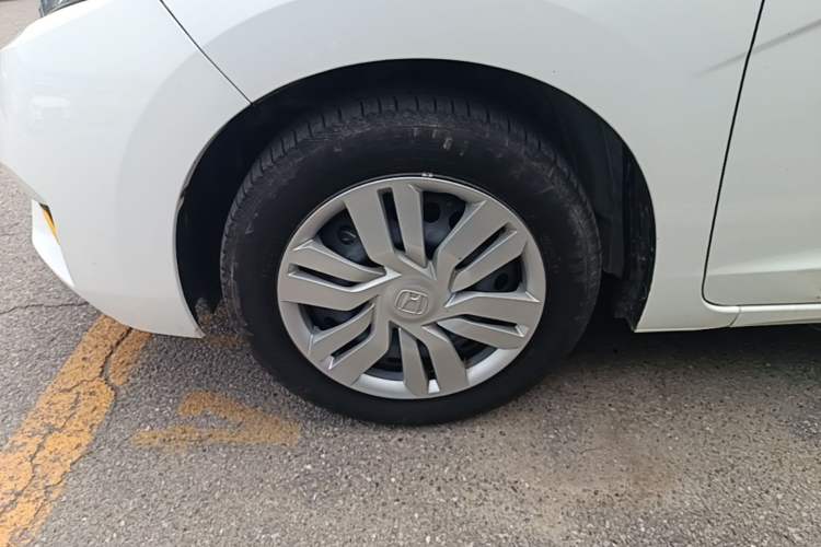 Used Honda Fit 2016 1.5L LX CVT Comfort Model Left Front Wheel Hub