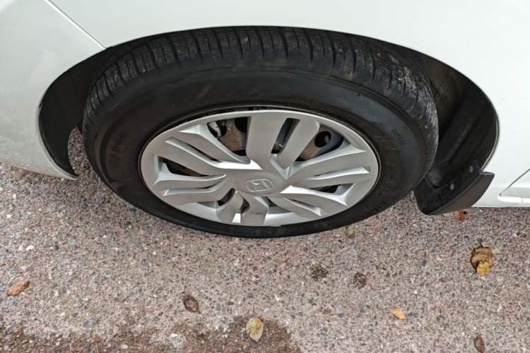 Used Honda Fit 2016 1.5L LX CVT Comfort Model Left Front Wheel Hub