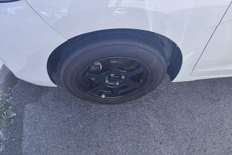 Used Honda Fit 2016 1.5L LXS CVT Comfort Sunroof Version Left Front Wheel Hub