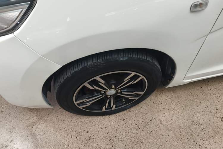 Used Honda Fit 2016 1.5L LXS CVT Comfort Sunroof Version Left Front Wheel Hub