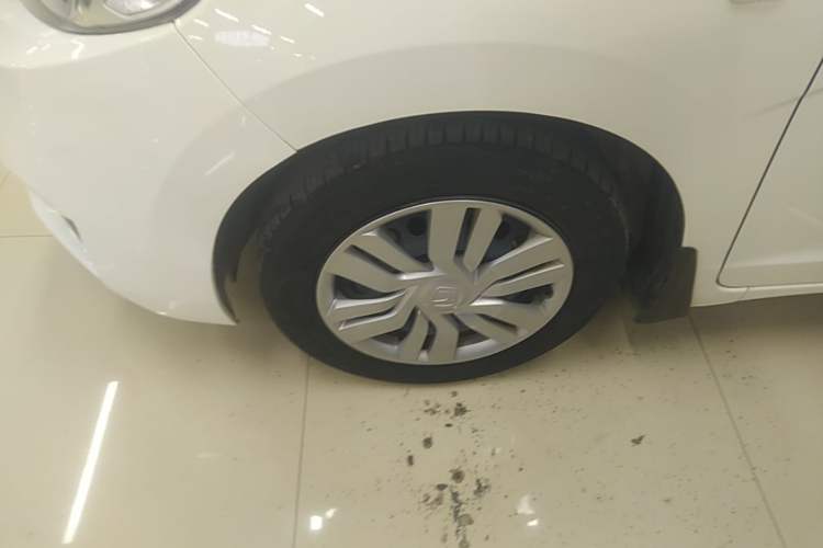 Used Honda Fit 2016 1.5L LXS CVT Comfort Sunroof Version Left Front Wheel Hub