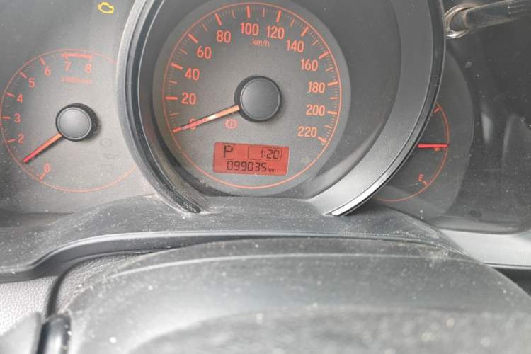 Used Honda Fit 2016 1.5L LX CVT Comfort Model Odometer Close Up