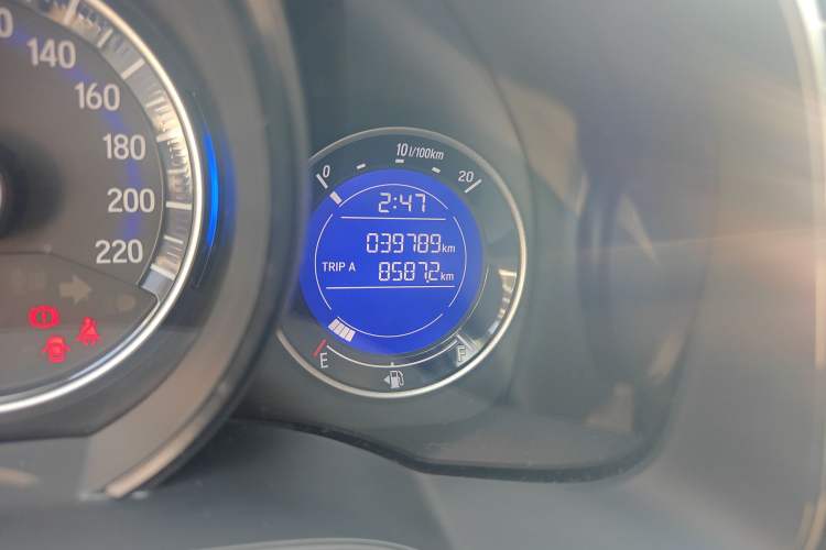 Used Honda Fit 2016 1.5L LXS CVT Comfort Sunroof Version Odometer Close Up