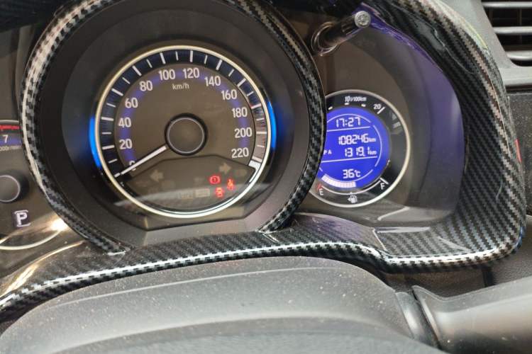 Used Honda Fit 2016 1.5L LXS CVT Comfort Sunroof Version Odometer Close Up
