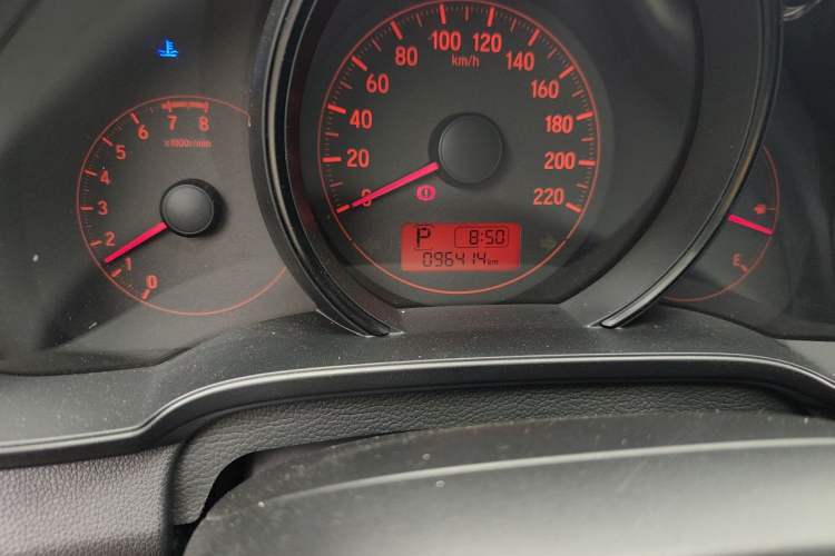 Used Honda Fit 2016 1.5L LX CVT Comfort Model Odometer Close Up