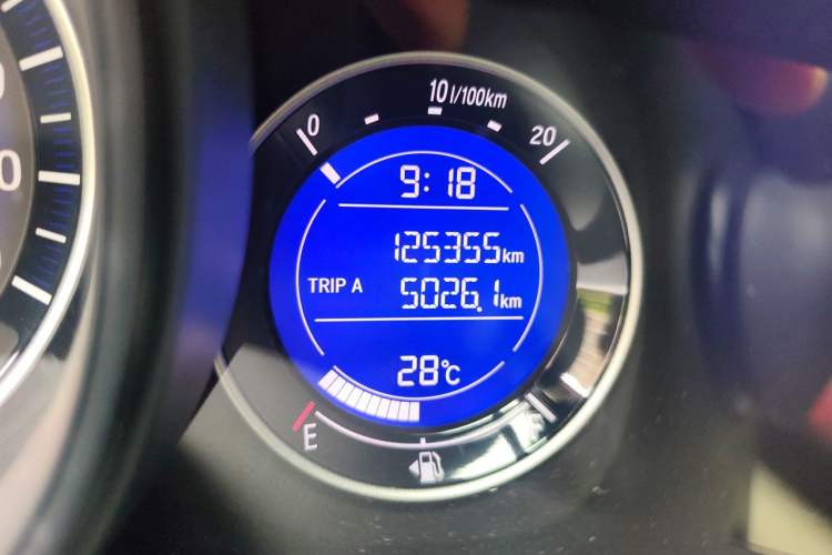 Used Honda Fit 2016 1.5L LXS CVT Comfort Sunroof Version Odometer Close Up