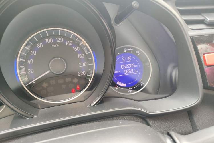 Used Honda Fit 2016 1.5L LXS CVT Comfort Sunroof Version Odometer Close Up