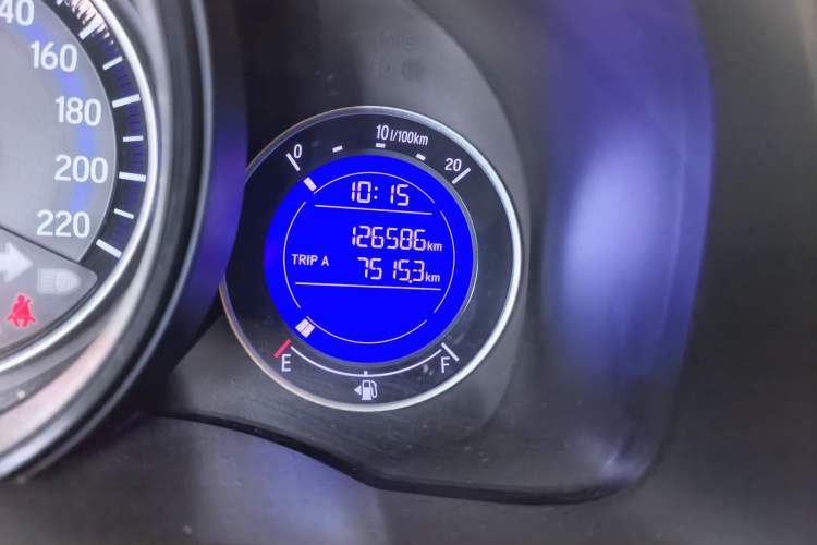 Used Honda Fit 2016 1.5L LXS CVT Comfort Sunroof Version Odometer Close Up