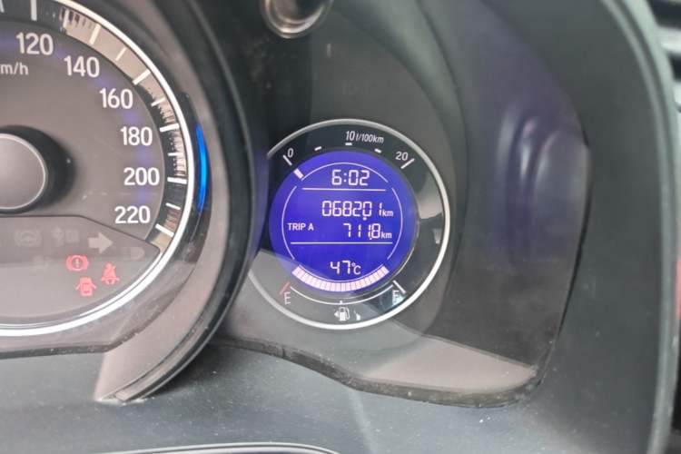 Used Honda Fit 2016 1.5L LXS CVT Comfort Sunroof Version Odometer Close Up
