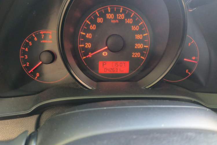 Used Honda Fit 2016 1.5L LX CVT Comfort Model Odometer Close Up