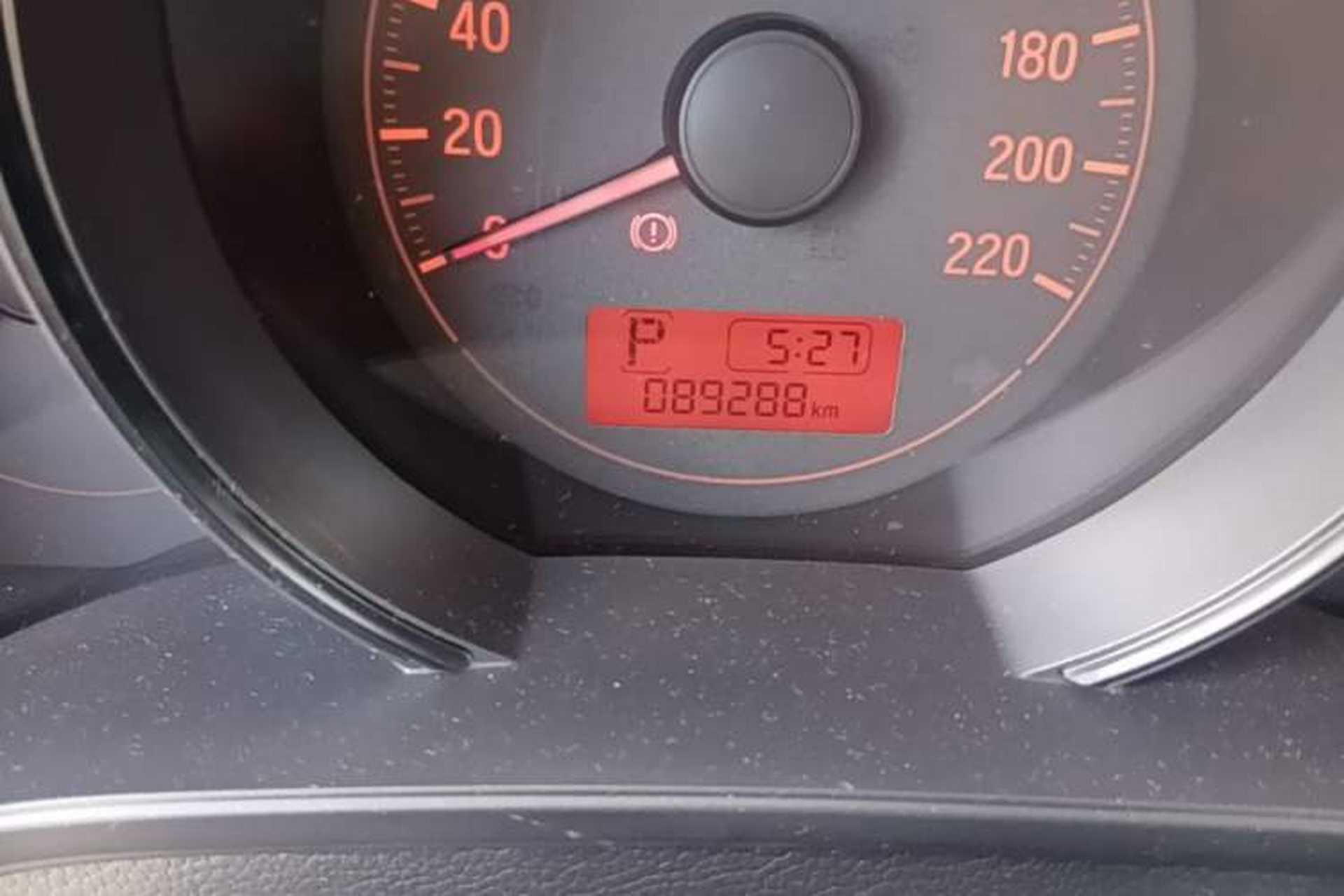 Used Honda Fit 2016 1.5L LX CVT Comfort Model Odometer Close Up