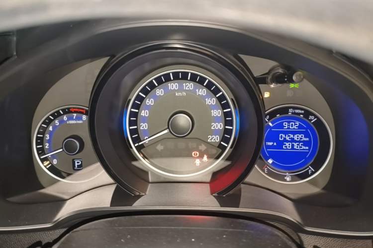 Used Honda Fit 2016 1.5L LXS CVT Comfort Sunroof Version Odometer Close Up