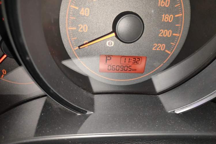 Used Honda Fit 2016 1.5L LX CVT Comfort Model Odometer Close Up