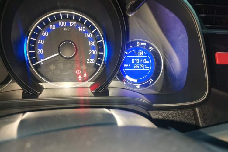 Used Honda Fit 2016 1.5L LXS CVT Comfort Sunroof Version Odometer Close Up