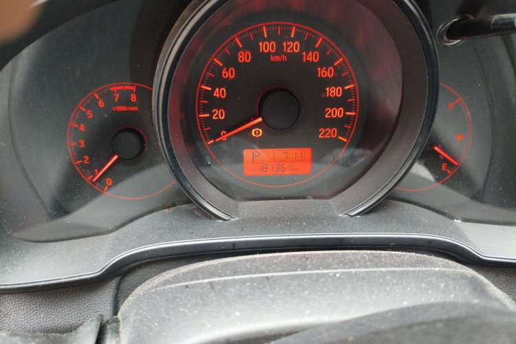 Used Honda Fit 2016 1.5L LX CVT Comfort Model Odometer Close Up