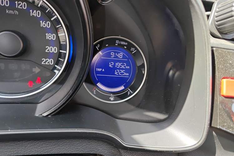 Used Honda Fit 2016 1.5L LXS CVT Comfort Sunroof Version Odometer Close Up