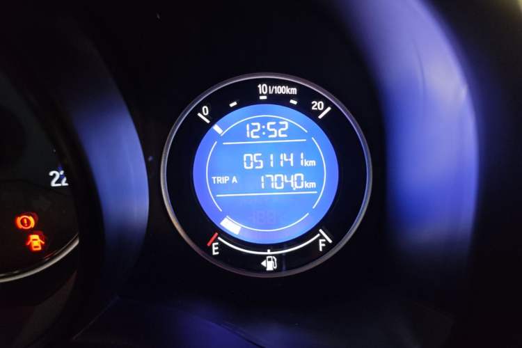 Used Honda Fit 2016 1.5L LXS CVT Comfort Sunroof Version Odometer Close Up
