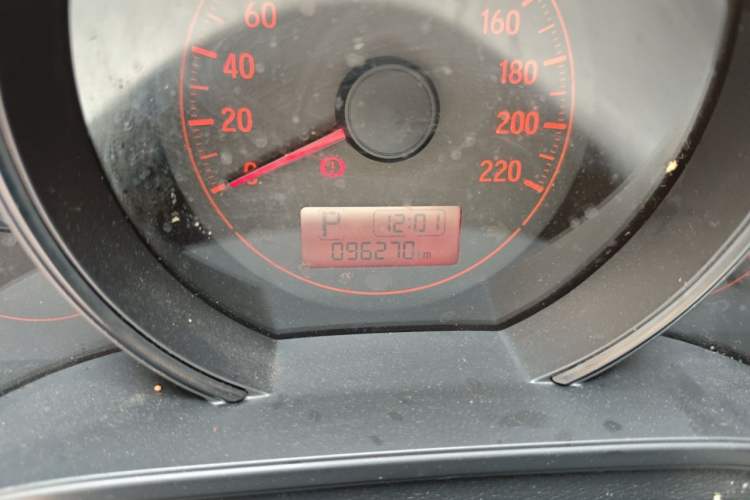 Used Honda Fit 2016 1.5L LX CVT Comfort Model Odometer Close Up