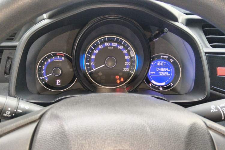Used Honda Fit 2016 1.5L LXS CVT Comfort Sunroof Version Odometer Close Up
