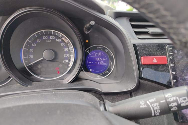 Used Honda Fit 2016 1.5L LXS CVT Comfort Sunroof Version Odometer Close Up