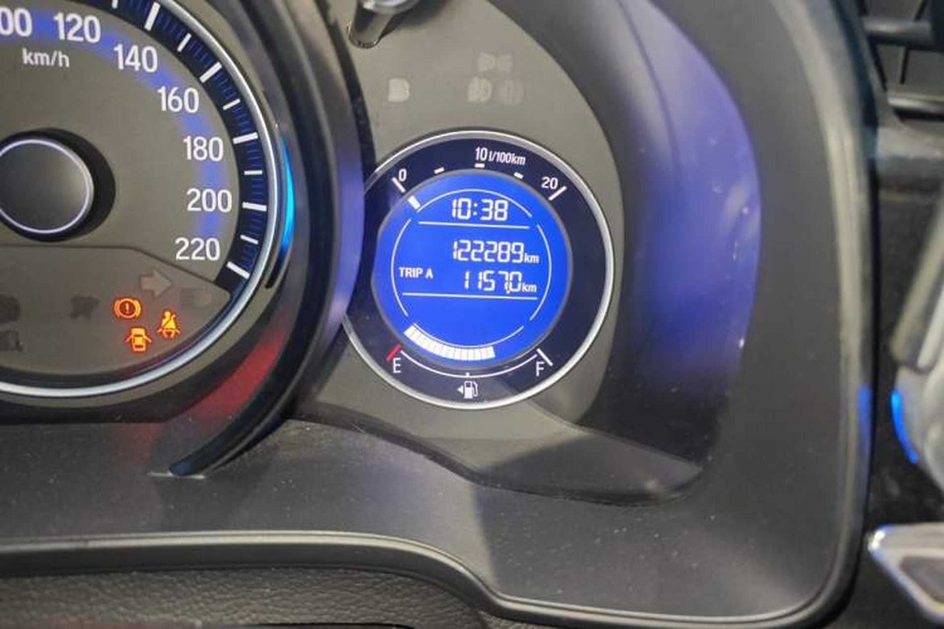 Used Honda Fit 2016 1.5L LXS CVT Comfort Sunroof Version Odometer Close Up