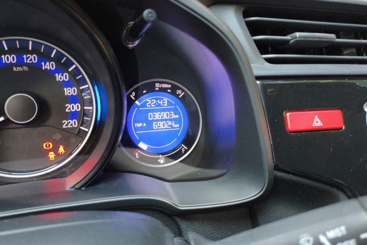 Used Honda Fit 2016 1.5L LXS CVT Comfort Sunroof Version Odometer Close Up