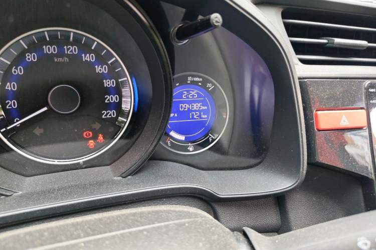 Used Honda Fit 2016 1.5L LXS CVT Comfort Sunroof Version Odometer Close Up