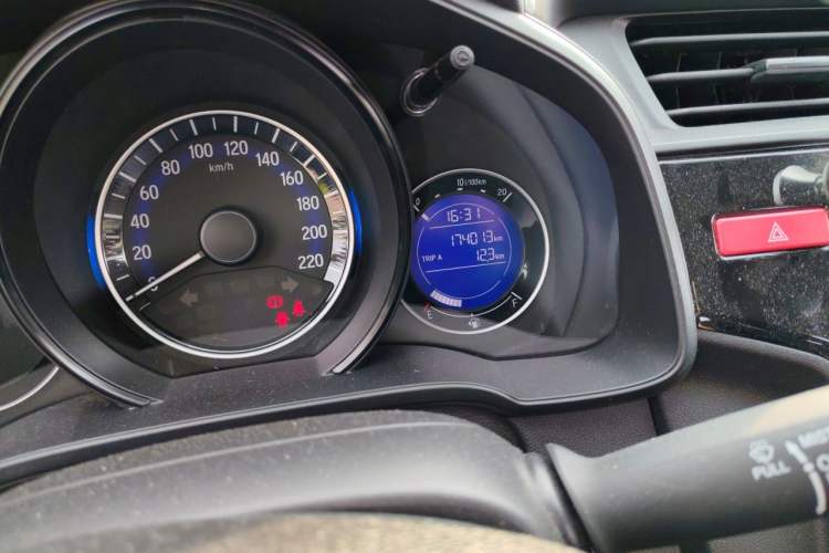 Used Honda Fit 2016 1.5L LXS CVT Comfort Sunroof Version Odometer Close Up