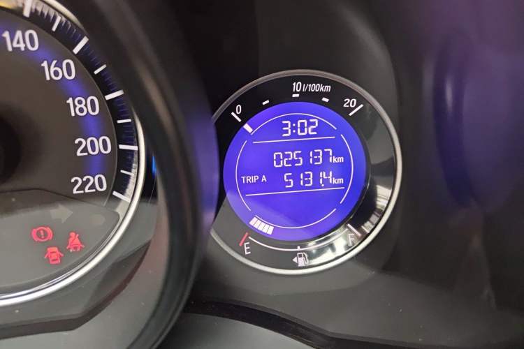 Used Honda Fit 2016 1.5L LXS CVT Comfort Sunroof Version Odometer Close Up