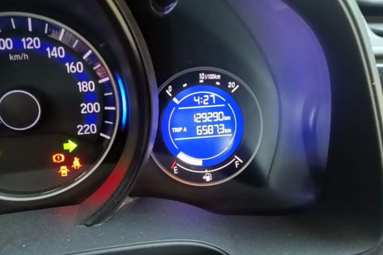 Used Honda Fit 2016 1.5L LXS CVT Comfort Sunroof Version Odometer Close Up