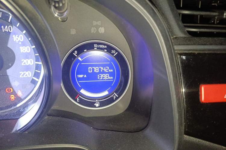 Used Honda Fit 2016 1.5L LXS CVT Comfort Sunroof Version Odometer Close Up