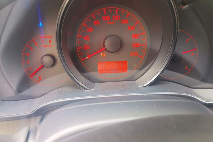 Used Honda Fit 2016 1.5L LX CVT Comfort Model Odometer Close Up