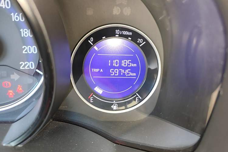 Used Honda Fit 2016 1.5L LXS CVT Comfort Sunroof Version Odometer Close Up
