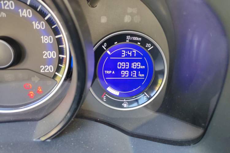 Used Honda Fit 2016 1.5L LXS CVT Comfort Sunroof Version Odometer Close Up