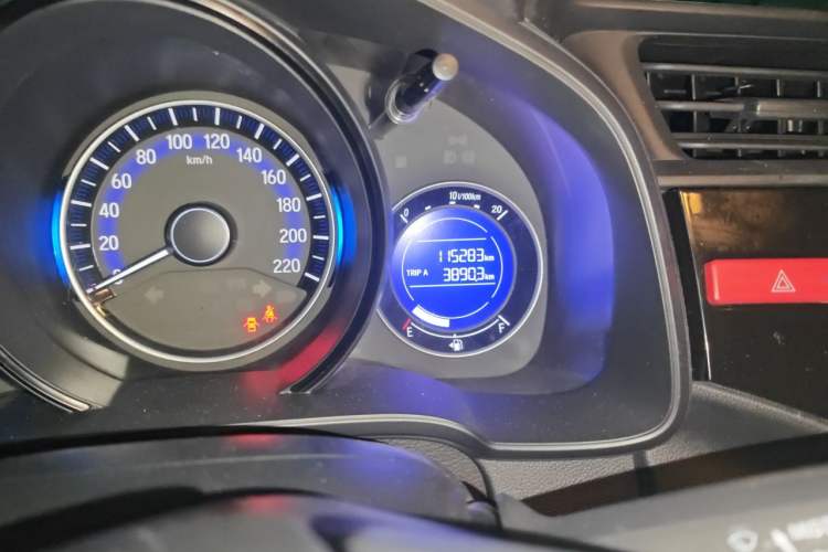 Used Honda Fit 2016 1.5L LXS CVT Comfort Sunroof Version Odometer Close Up