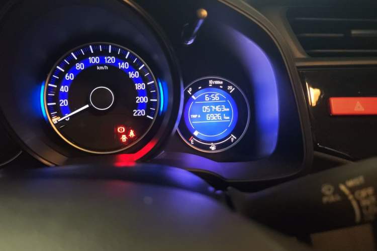 Used Honda Fit 2016 1.5L LXS CVT Comfort Sunroof Version Odometer Close Up