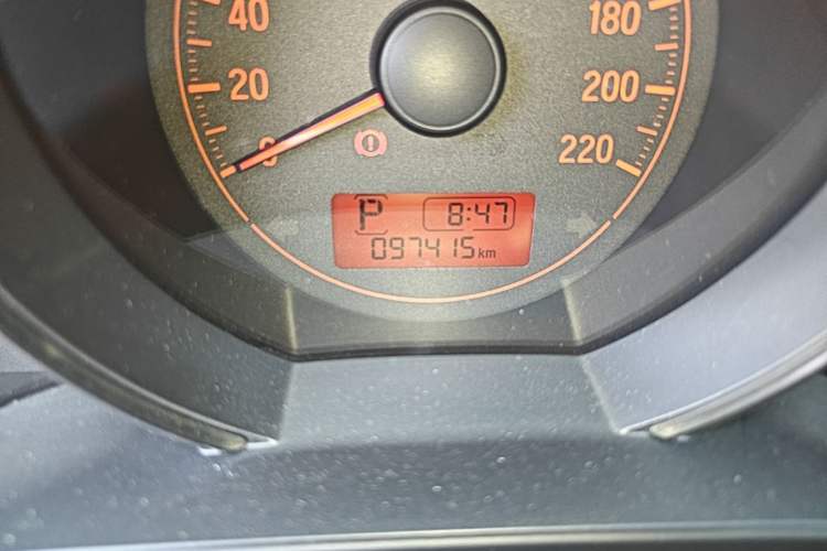 Used Honda Fit 2016 1.5L LX CVT Comfort Model Odometer Close Up