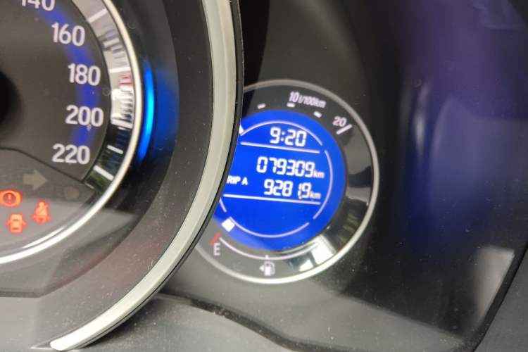 Used Honda Fit 2016 1.5L LXS CVT Comfort Sunroof Version Odometer Close Up