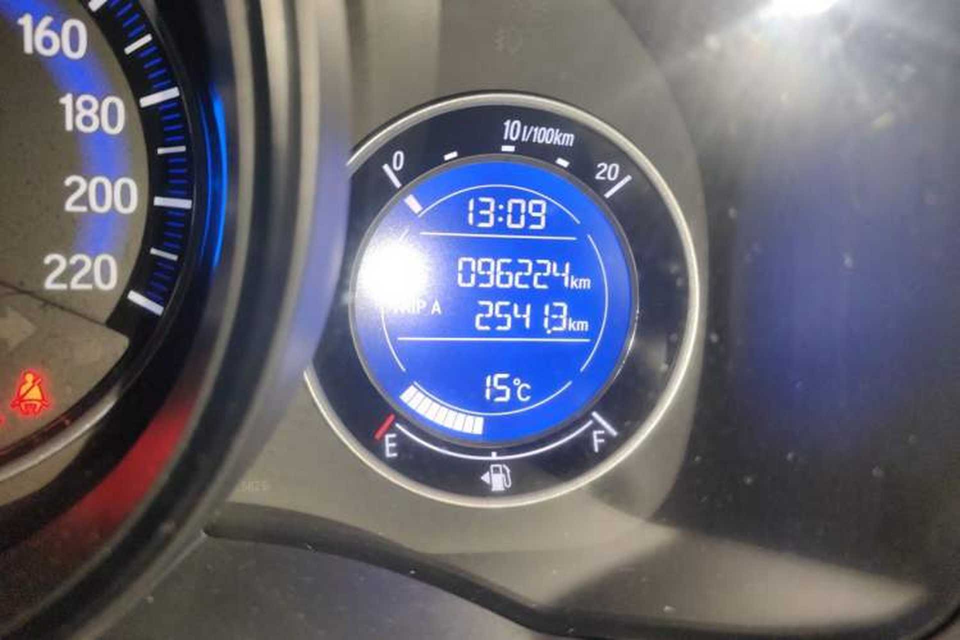 Used Honda Fit 2016 1.5L LXS CVT Comfort Sunroof Version Odometer Close Up