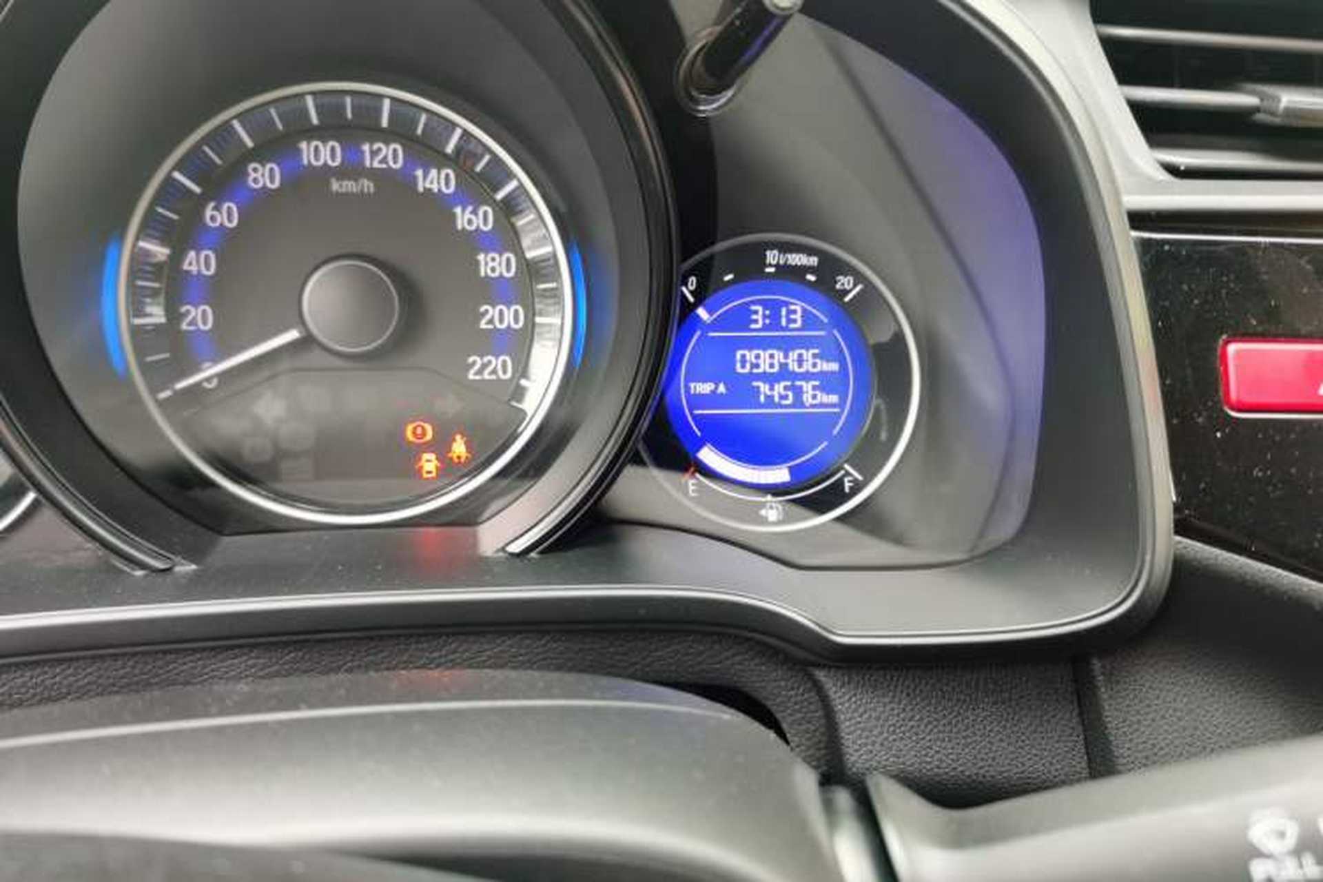 Used Honda Fit 2016 1.5L LXS CVT Comfort Sunroof Version Odometer Close Up
