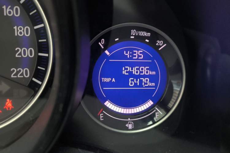 Used Honda Fit 2016 1.5L LXS CVT Comfort Sunroof Version Odometer Close Up