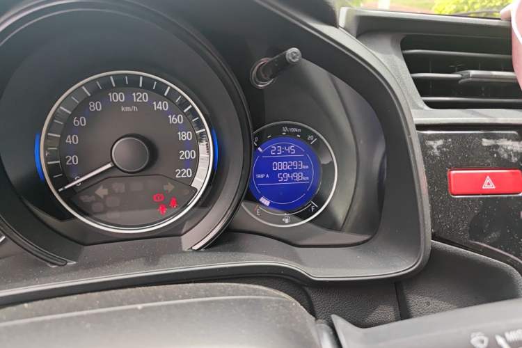 Used Honda Fit 2016 1.5L LXS CVT Comfort Sunroof Version Odometer Close Up