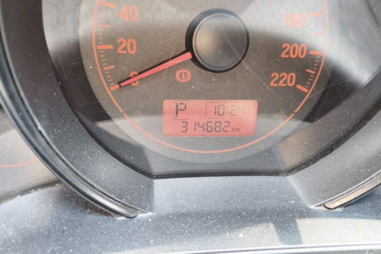 Used Honda Fit 2016 1.5L LX CVT Comfort Model Odometer Close Up