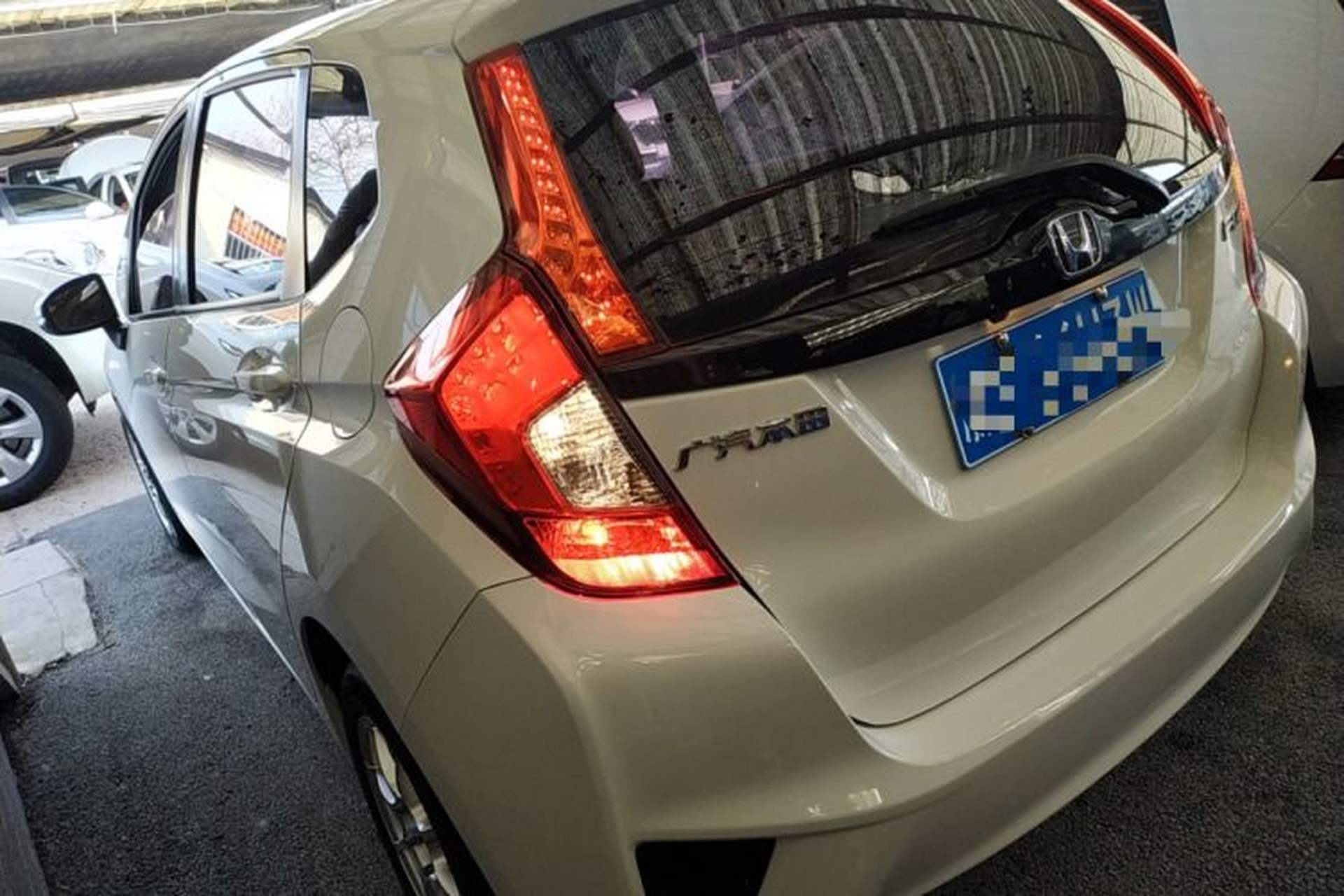 Used Honda Fit 2016 1.5L LX CVT Comfort Model Rear Left 45 Deg
