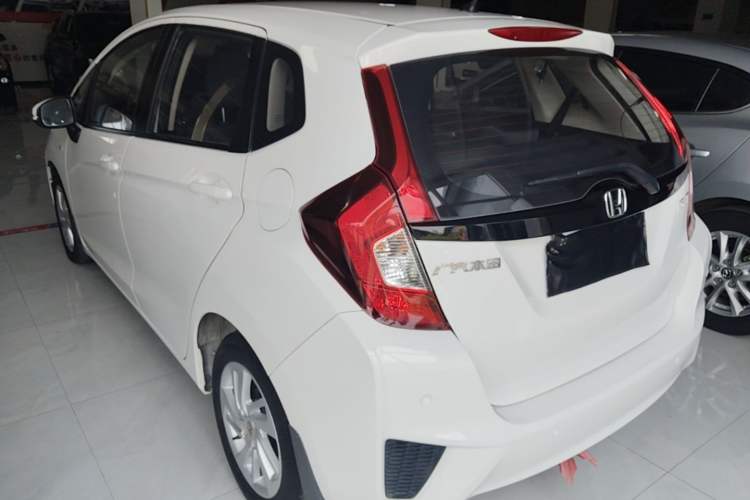 Used Honda Fit 2016 1.5L LX CVT Comfort Model Rear Left 45 Deg