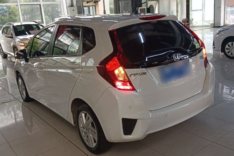 Used Honda Fit 2016 1.5L SE CVT Fashion Model Rear Left 45 Deg