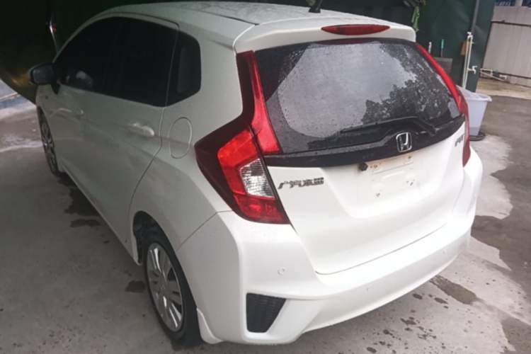 Used Honda Fit 2016 1.5L LX CVT Comfort Model Rear Left 45 Deg