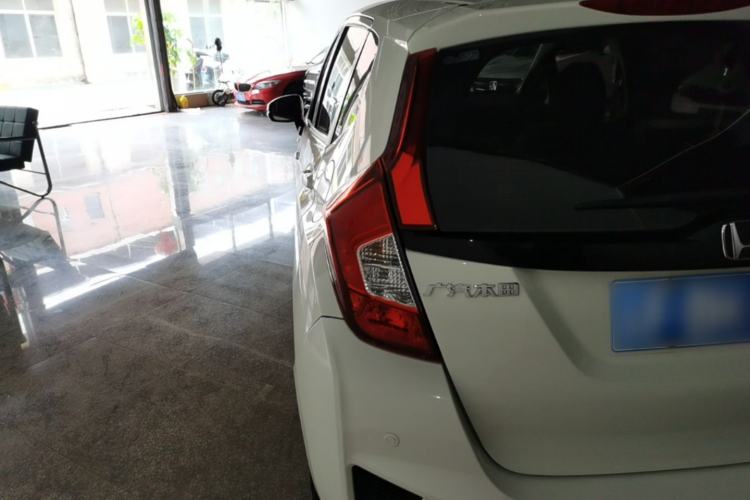Used Honda Fit 2016 1.5L LXS CVT Comfort Sunroof Version Rear Left 45 Deg
