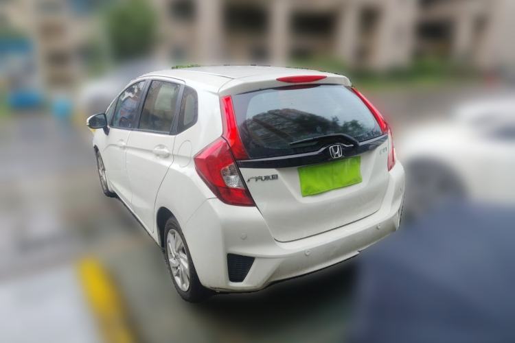 Used Honda Fit 2016 1.5L SE CVT Fashion Model Rear Left 45 Deg
